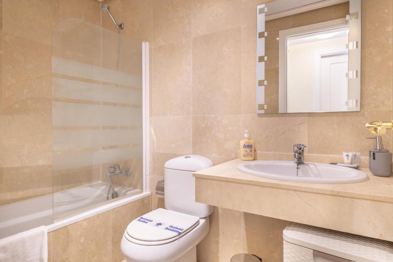 2261-Superb Apt On The Beach, On Duquesa Harbour Manilva Zewnętrze zdjęcie